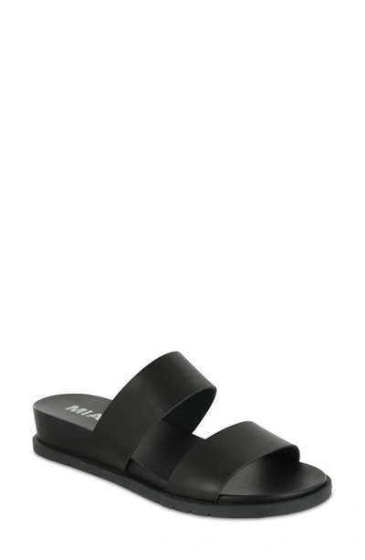 Mia Yelena Slide Sandal In Black