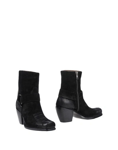 Alexander Hotto Ankle Boot In Black