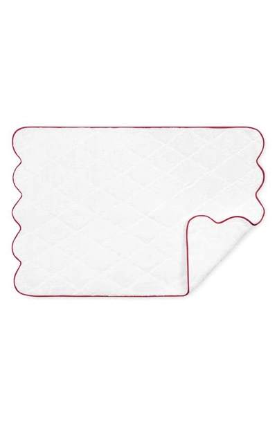 Matouk Cairo Scallop Trim Cotton Quilted Mat In Rally Red