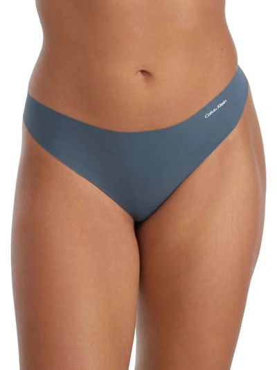 Calvin Klein Invisibles Thong In Blue Edge