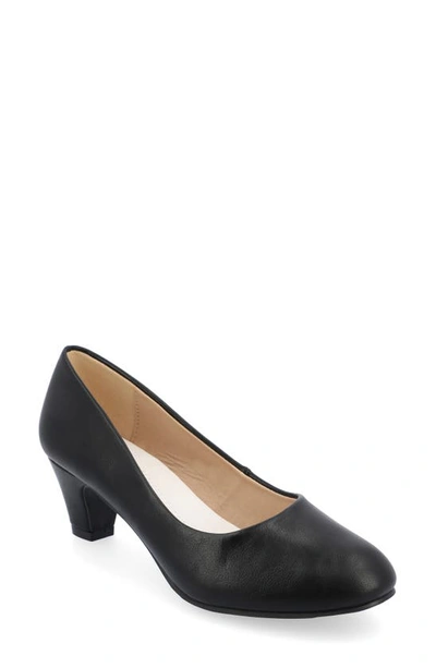 Journee Collection Luu Round Toe Pump In Black