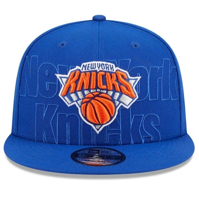 New Era Blue New York Knicks 2023 Nba Draft 9fifty Snapback Hat In White/blue