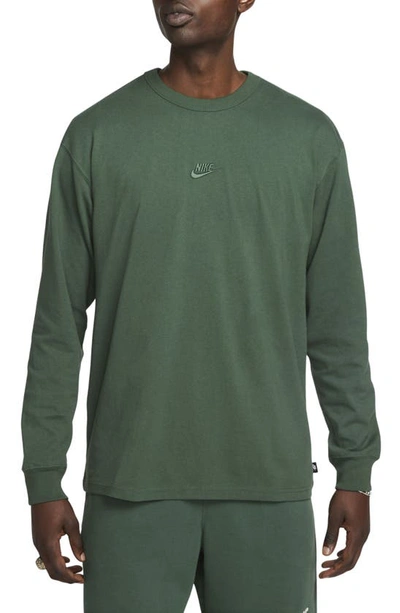 Nike Men's  Sportswear Premium Essentials Long-sleeve T-shirt In Green