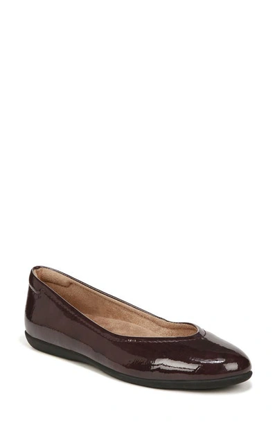 Naturalizer Vivienne Ballet Flat In Cab Sav