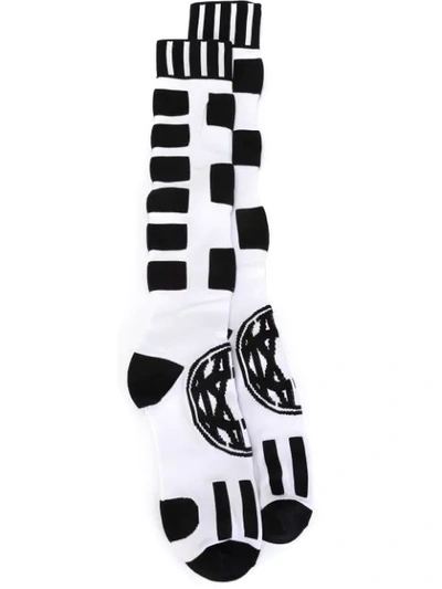 Ktz Intarsia Knit Socks In White