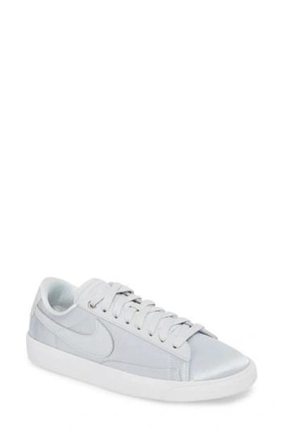Nike Blazer Low Top Sneaker Se In Pure Platinum/ White
