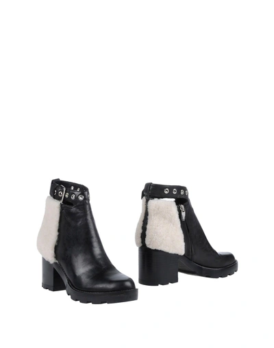 Sigerson Morrison Ankle Boot In Black