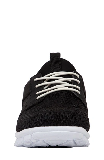 Deer Stags Kids' Betts Perforated Sneaker In Black/ White