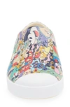 Native Shoes Kids' X Disney Jefferson Print Slip-on Sneaker In Bnwht/ Shlwht/ Tropmickeyaop