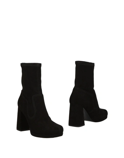 Marc Jacobs Ankle Boot In Black