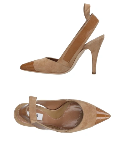 Moschino Pump In Sand
