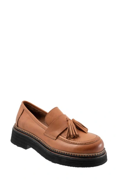 Bueno Gillian Tassel Platform Loafer In Tan