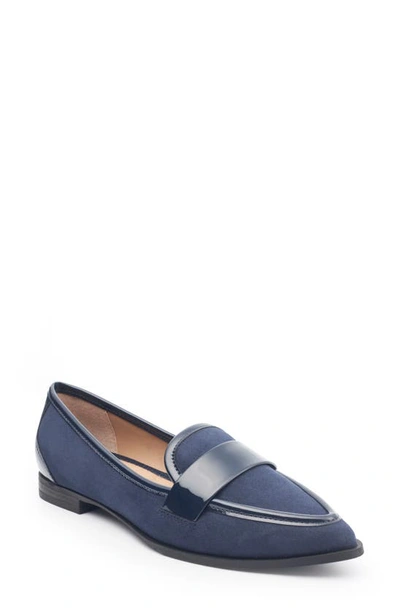 Me Too Alyza Leather Loafer In Navy