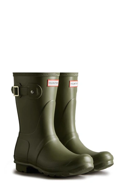 Hunter Original Short Waterproof Rain Boot In Olive Leaf