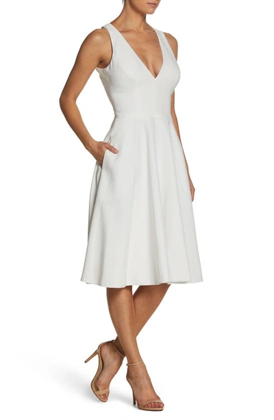 Dress The Population Catalina Fit & Flare Cocktail Dress In Off White