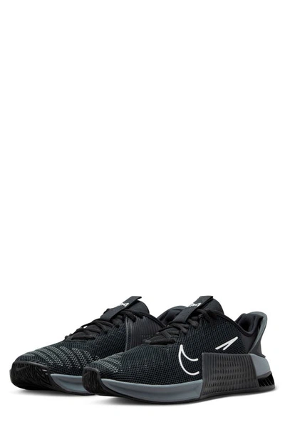 Nike Metcon 9 Flyease Training Shoe In Black