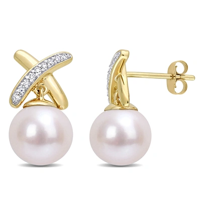 Mimi & Max 8.5-9 Mm Cultured Freshwater Pearl And 1/6 Ct Tw Diamond 'x' Drop Earrings In 14k Yellow Gold In White