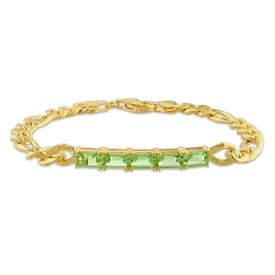 Mimi & Max 2 4/5 Ct Tgw Peridot Birthstone Link Bracelet In Yellow Plated Sterling Silver In Green