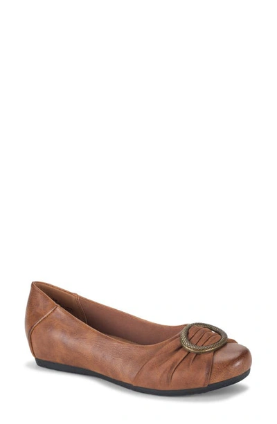 Baretraps Mabely Flat In Brown