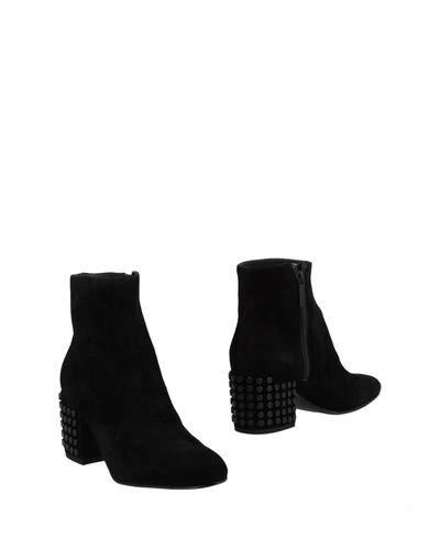 Kendall + Kylie Ankle Boot In Black
