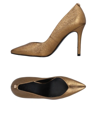 Guess Pumps In Gold