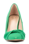New York And Company Monique Twist Pump In Kelly Green