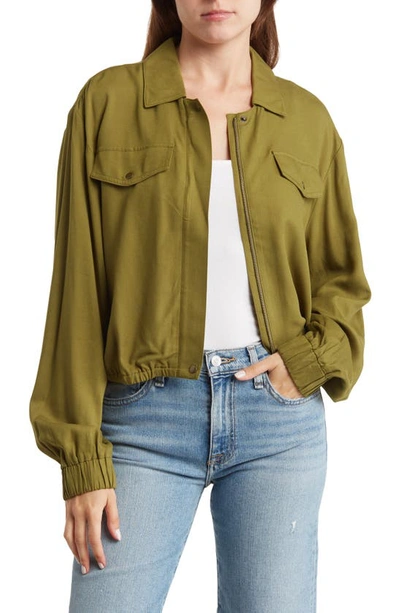 Melrose And Market Mac Crop Utility Jacket In Olive Sphagnum