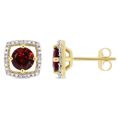 Mimi & Max 1 1/5 Ct Tgw Garnet And Diamond Halo Square Stud Earrings In 10k Yellow Gold In Red