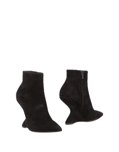 Ferragamo Ankle Boots In Black