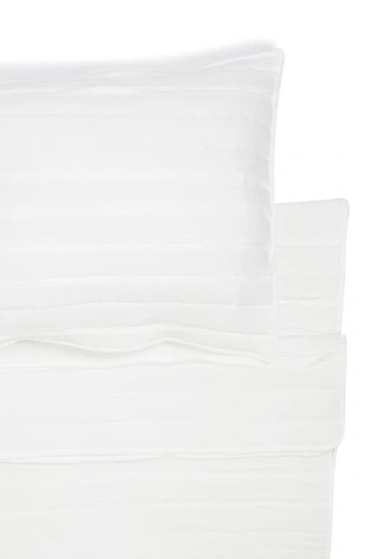 Northpoint Frayed Edge Quilt & Shams Set In White