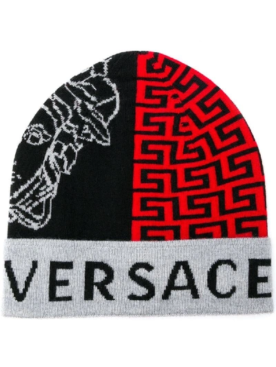 Versace Graphic Logo Beanie In Rosso