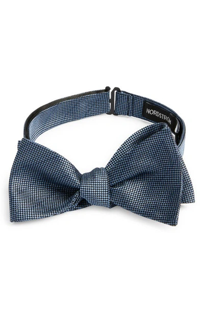 Nordstrom Solid Silk Bow Tie In Light Blue