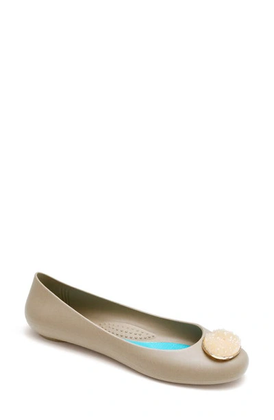 Okabashi Izzie Matte Ballet Flat In Chai