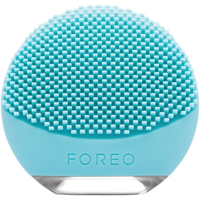 Foreo Luna Go Travel-friendly Face Cleansing Brush For Oily Skin In Mint