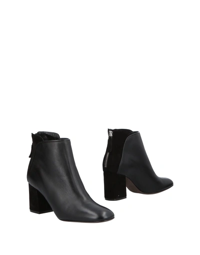 Gianna Meliani Ankle Boot In Black