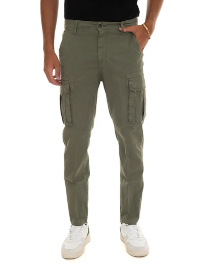 Quality First Cargo Trousers In Green