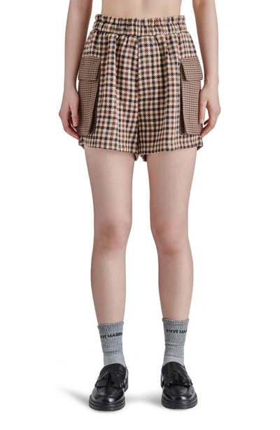 Steve Madden Gaelle Mixed Plaid Cargo Shorts In Brown Plaid