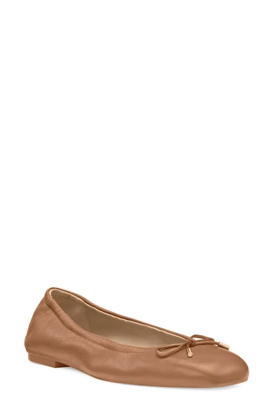 Stuart Weitzman Bow Flat In Tan