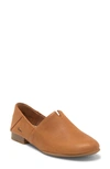 B O C By Børn Suree Leather Loafer In Tan