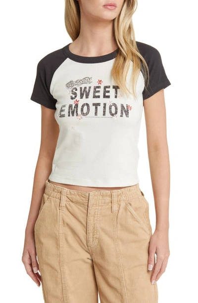 Vinyl Icons Aerosmith Sweet Emotion Colorblock Cotton Graphic T-shirt In Marshmallow