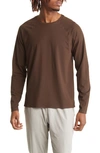 Alo Yoga T-shirt In Brown