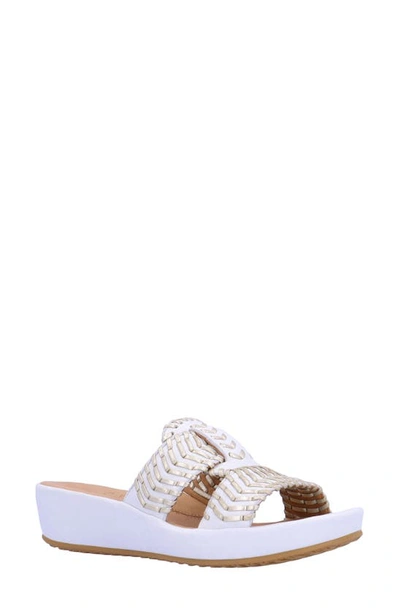 L'amour Des Pieds Chorra Sandal In Multi