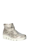 L'amour Des Pieds Hadirat Boot In Silver/ Gold