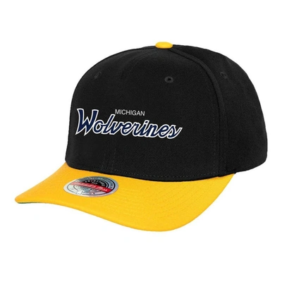 Mitchell & Ness Men's  Black Michigan Wolverines Team Script 2.0 Snapback Hat