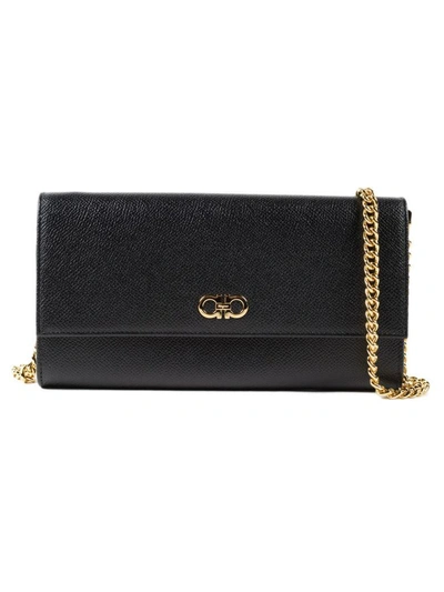 Ferragamo Gancini Chain Wallet In Nero