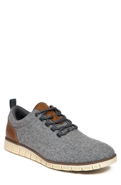 Deer Stags Status Comfort Sneaker In Grey/ Luggage