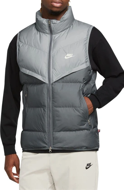Nike Storm-fit Water Repellent Field Vest In Grey