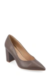 Journee Collection Simonne Pointed Toe Pump In Truffle