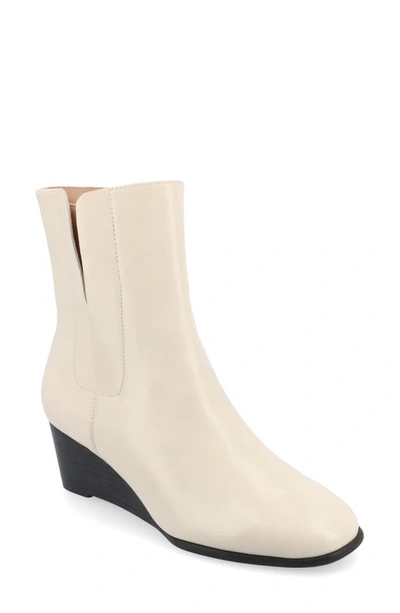 Journee Collection Kylo Boot In Bone