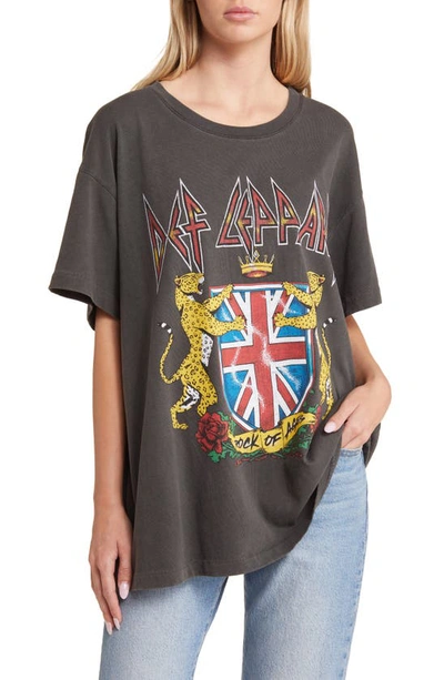 Daydreamer Def Leppard Tour Cotton Graphic T-shirt In Pigment Black